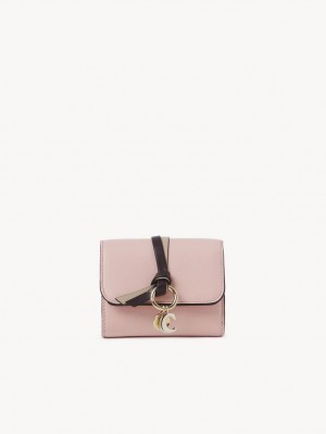 Chloe Alphabet Small Tri-fold Kleine Geldbörse Rosa | CHE-SR14287